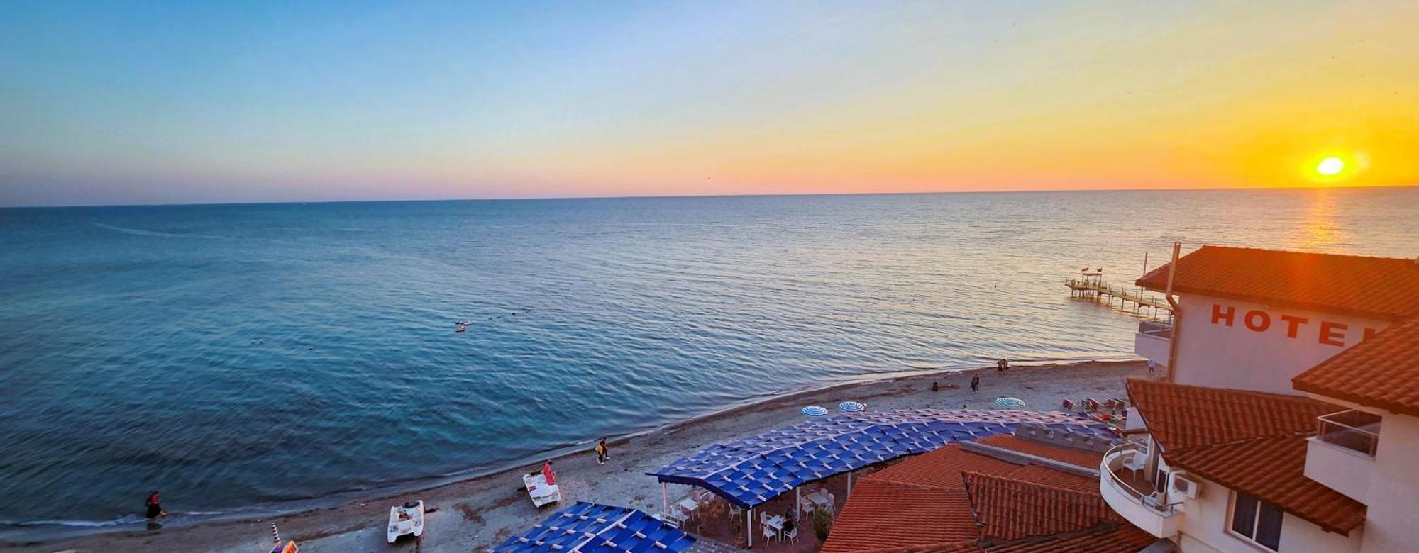 La Dolce Vita Durres Bagian luar foto