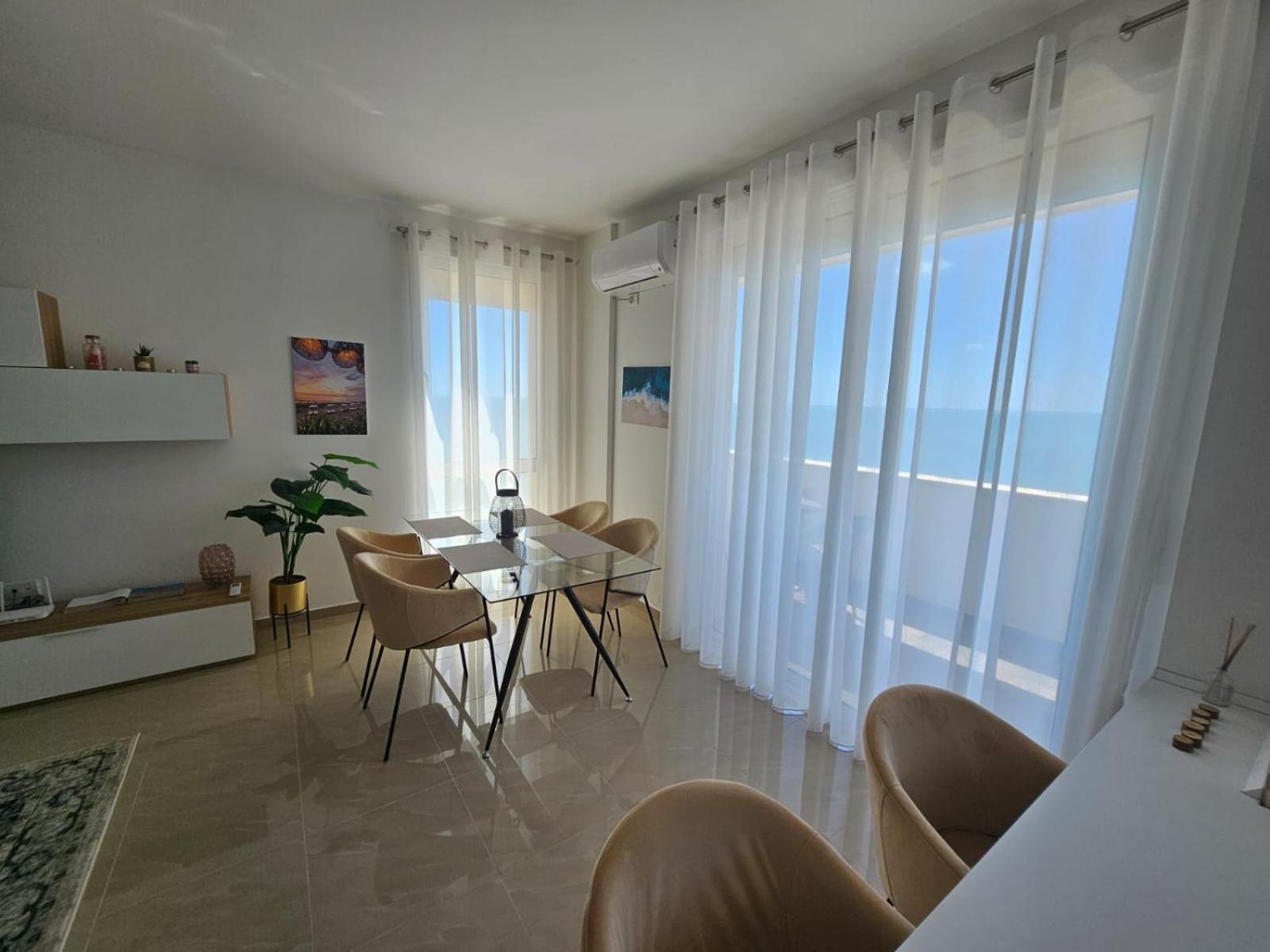 La Dolce Vita Durres Bagian luar foto